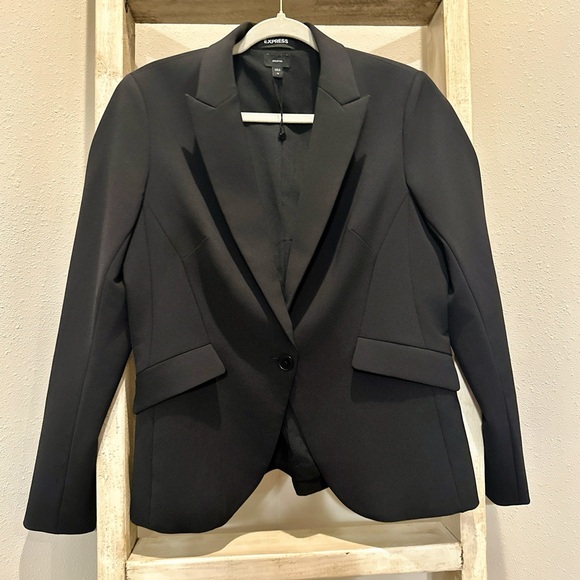 LIKE NEW/EUC Express Editor Studio Stretch Twill Fitted
One Button Blazer - Picture 9 of 10